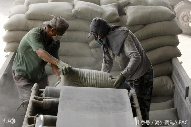 进口材料的大量使用可能是房产价格不下降的原因之一