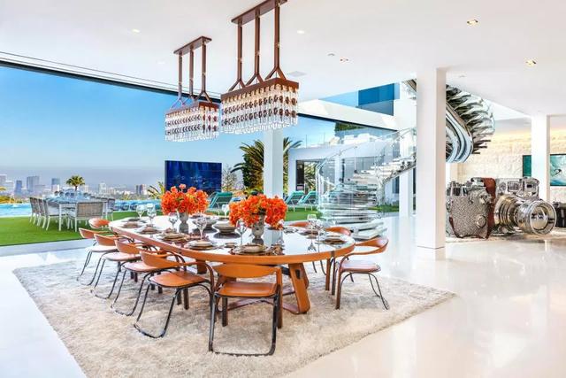 洛杉矶Mega Mansion 尽管降价25%被销售 但还是价值12亿人民币 洛杉矶Mega Mansion 尽管降价25%被销售 但还是价值12亿人民币
