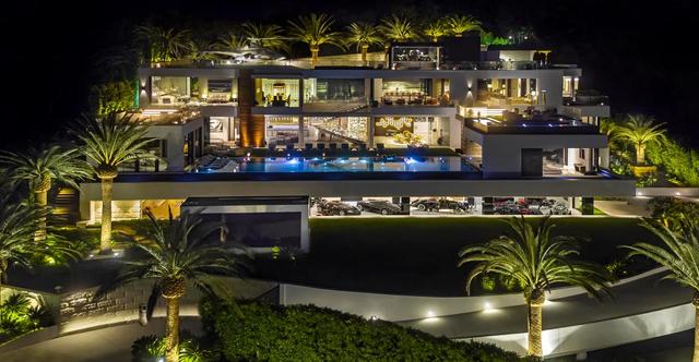 洛杉矶Mega Mansion 尽管降价25%被销售 但还是价值12亿人民币 洛杉矶Mega Mansion 尽管降价25%被销售 但还是价值12亿人民币