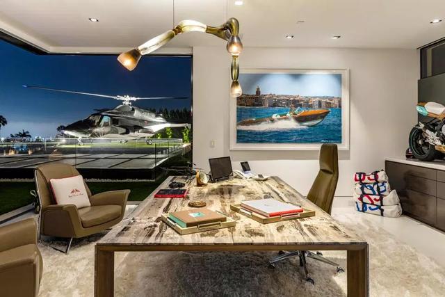 洛杉矶Mega Mansion 尽管降价25%被销售 但还是价值12亿人民币 洛杉矶Mega Mansion 尽管降价25%被销售 但还是价值12亿人民币