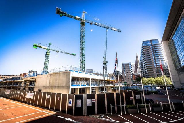 建设业峰值 曼彻斯特的建筑起重机数量也在今年夏季到达新高